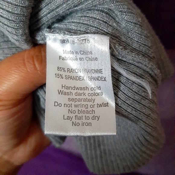 Argyle v-neck 3/4 sleeve medium sweater - Picture 3 of 4